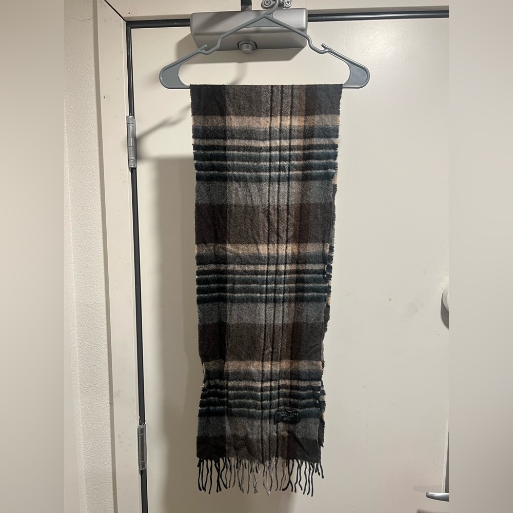 Bloomingdale's Cashmere Plaid Scarf in Gray and Brown